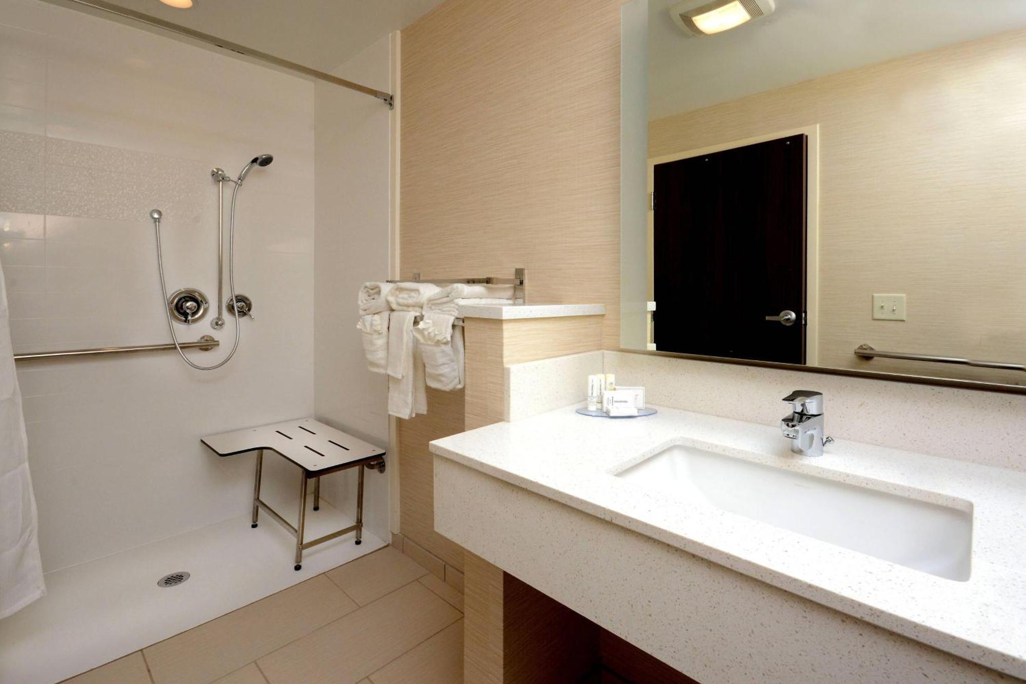 Fairfield Inn & Suites By Marriott Raleigh Capital Blvd./I-540 Bagian luar foto
